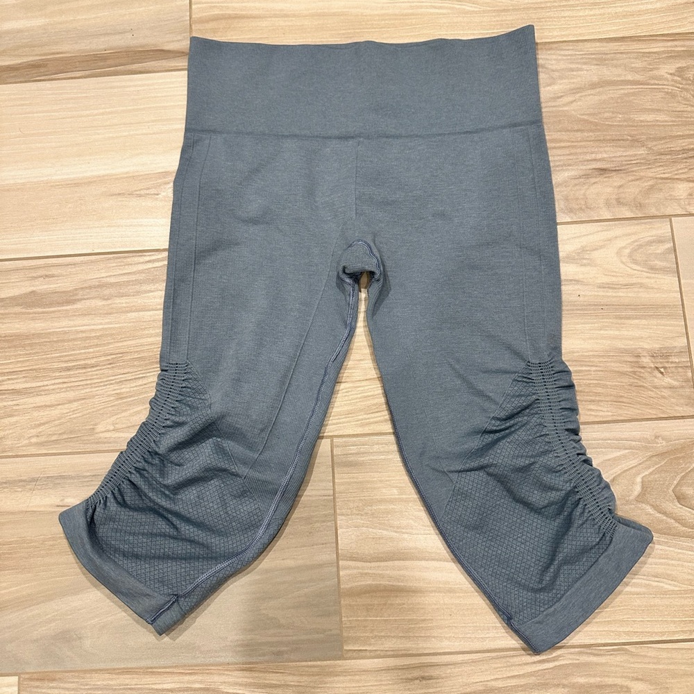 Lululemon In The Flow Scrunch Crop Leggings Size 8